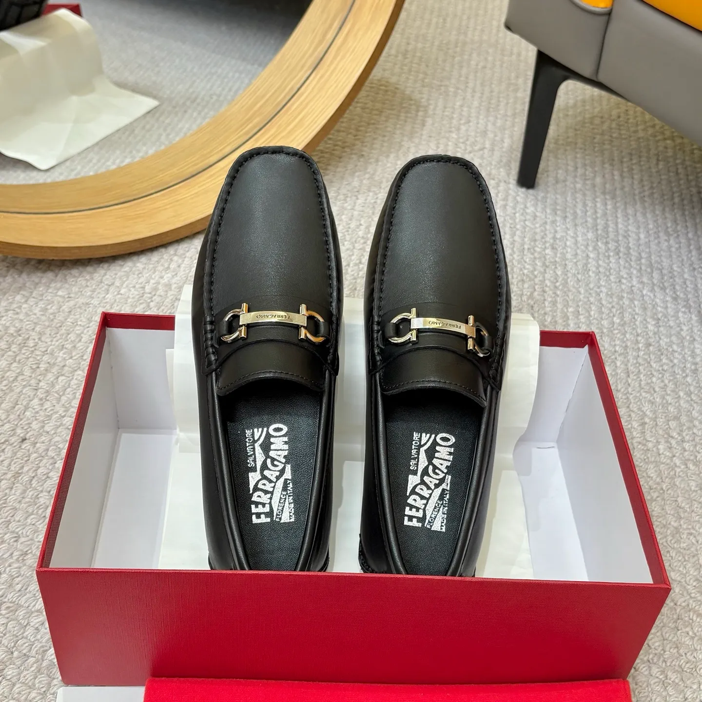 Men's men's shoes 💰420 (Yangli) Ferragamo 〰Ferragamo 2⃣️0⃣️2⃣️5️⃣ New series 👊🏻 Upper 🇮🇹 Italian imported calfskin, original outsole molding. Water-dyed sheepskin lining. The identity of every successful man is set off, and the upper and lower shoes are elegant and stable🚶🏻🚶🏻The high-end custom counter original replica is an eternal classic🔍️Number of codes: 38-46 with counter packaging